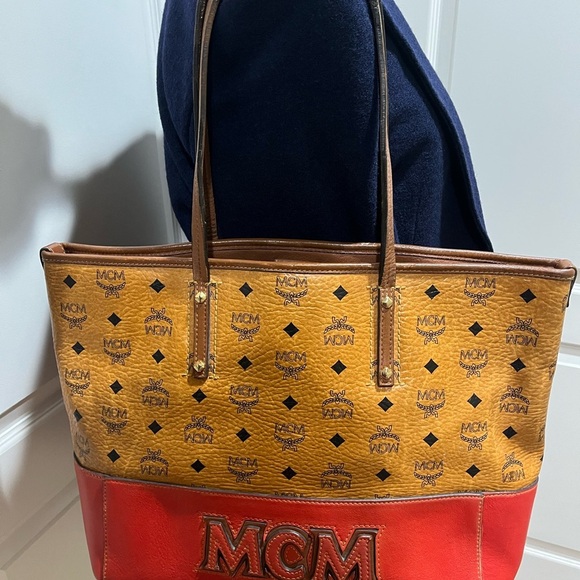 MCM COGNAC VISETOS TOTE - Picture 9 of 16